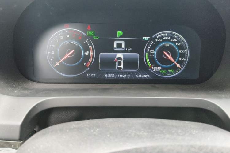 Used BYD Tang New Energy 2017 2.0T All-Wheel Drive Hyatt Model Odometer Close Up