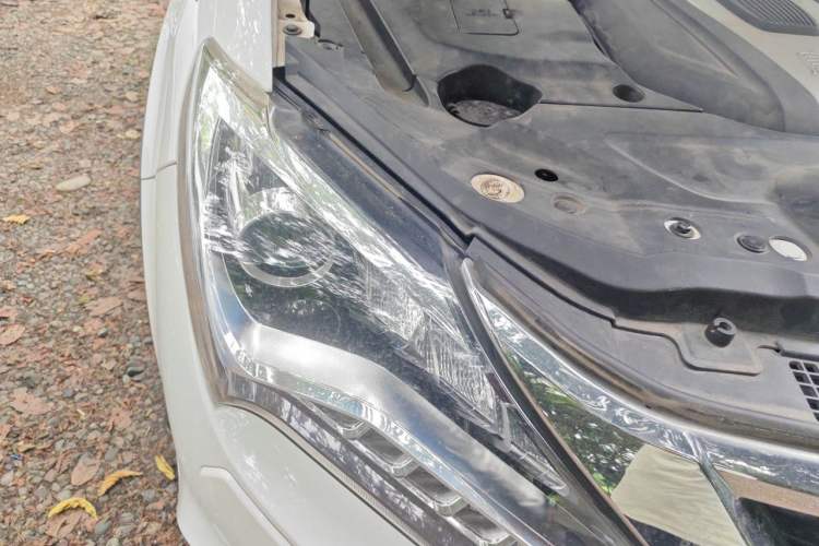 Used BYD Tang New Energy 2017 2.0T All-Wheel Drive Luxury Model Right Front Headlight
