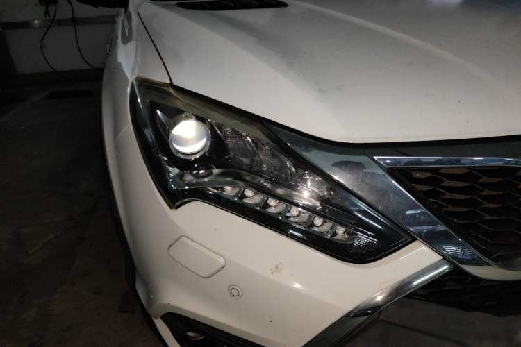 Used BYD Tang New Energy 2017 2.0T All-Wheel Drive Hyatt Model Right Front Headlight
