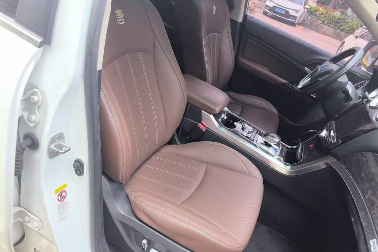 Used BYD Tang New Energy 2017 2.0T All-Wheel Drive Hyatt Model Right Front Seat