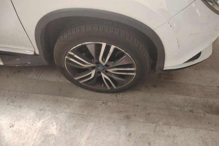 Used BYD Tang New Energy 2017 2.0T Tang 100 Right Front Wheel Hub