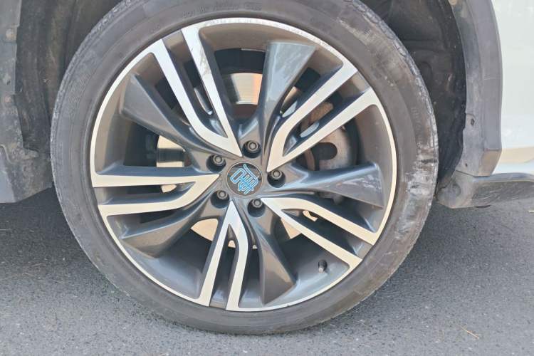 Used BYD Tang New Energy 2017 2.0T All-Wheel Drive Haoya Model 7 Seats Right Front Wheel Hub
