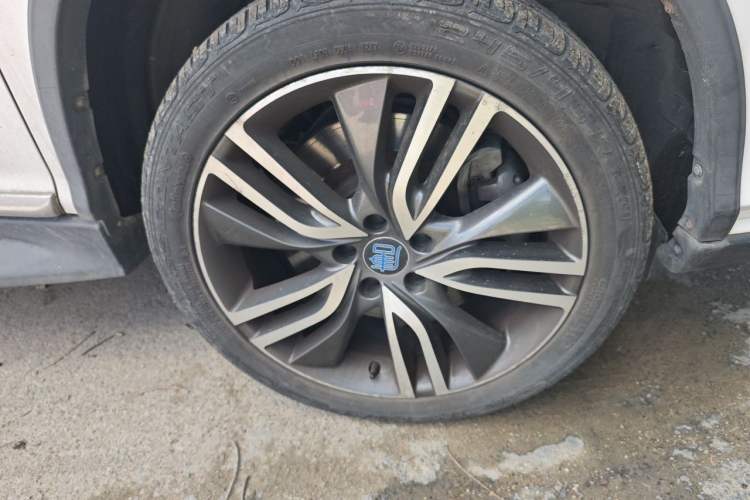 Used BYD Tang New Energy 2017 2.0T Tang 100 Right Front Wheel Hub