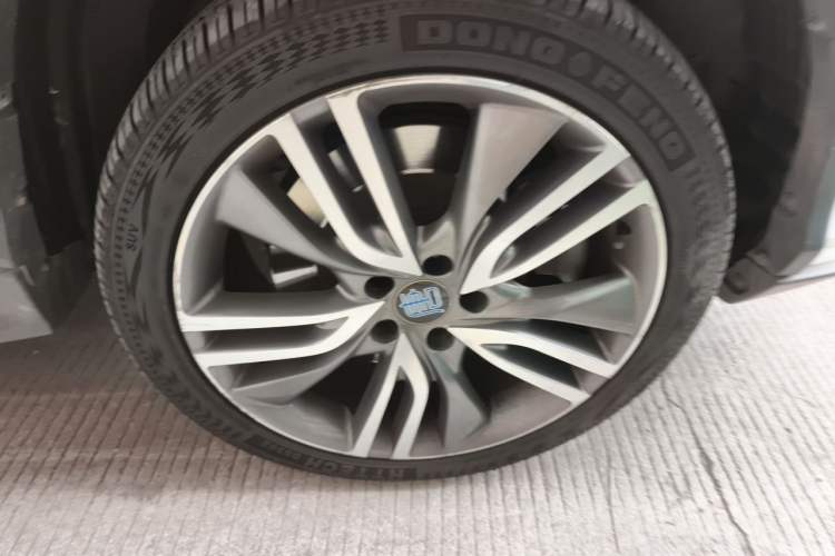 Used BYD Tang New Energy 2017 2.0T All-Wheel Drive Hyatt Model Right Front Wheel Hub