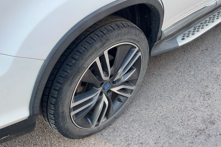 Used BYD Tang New Energy 2017 2.0T All-Wheel Drive Hyatt Model Right Rear Wheel Hub
