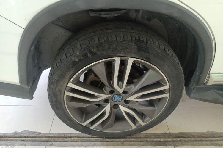 Used BYD Tang New Energy 2017 2.0T All-Wheel Drive Haoya Model 7 Seats Right Rear Wheel Hub