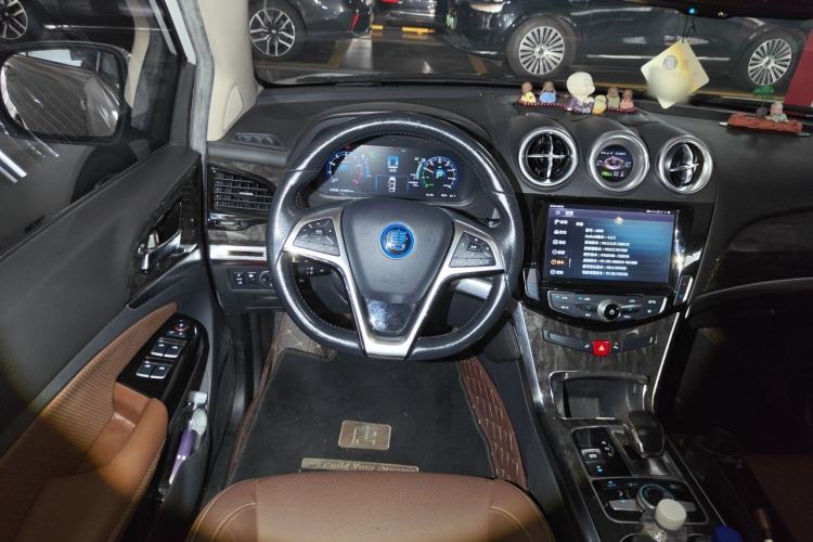 Used BYD Tang New Energy 2017 2.0T All-Wheel Drive Hyatt Model Steering Wheel