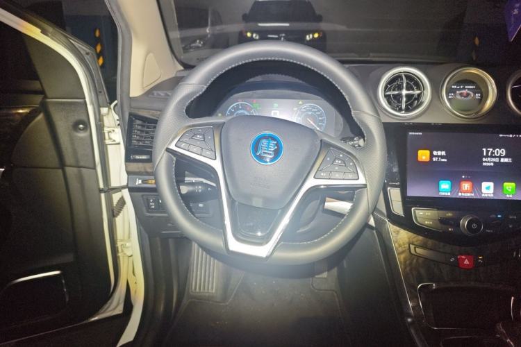 Used BYD Tang New Energy 2017 2.0T All-Wheel Drive Hyatt Model Steering Wheel