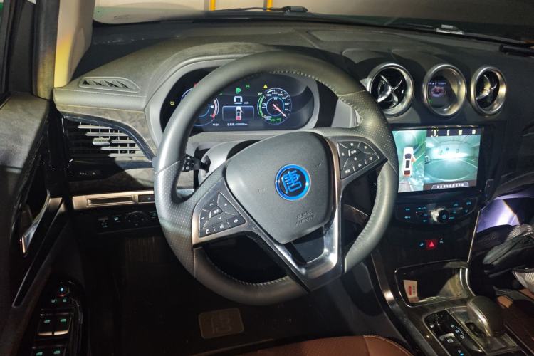 Used BYD Tang New Energy 2017 2.0T All-Wheel Drive Hyatt Model Steering Wheel