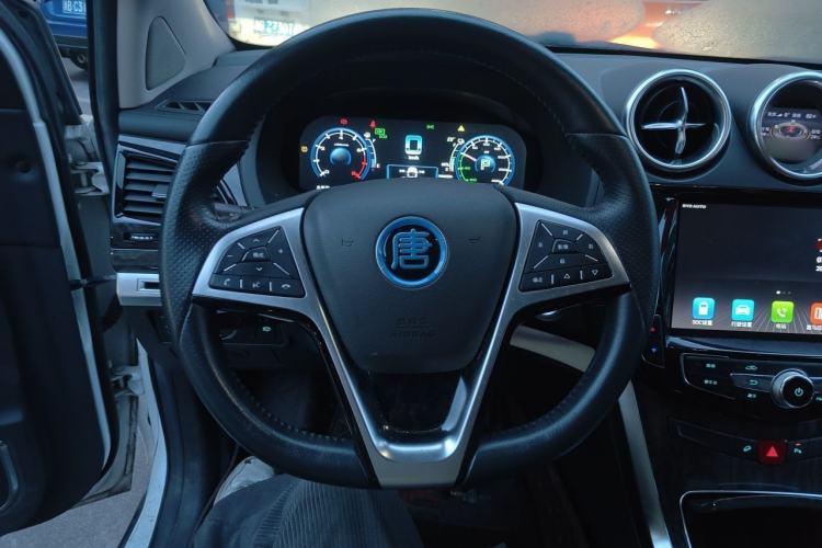 Used BYD Tang New Energy 2017 2.0T All-Wheel Drive Hyatt Model Steering Wheel