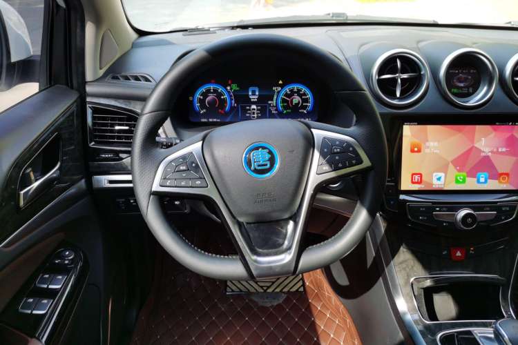 Used BYD Tang New Energy 2017 2.0T All-Wheel Drive Hyatt Model Steering Wheel