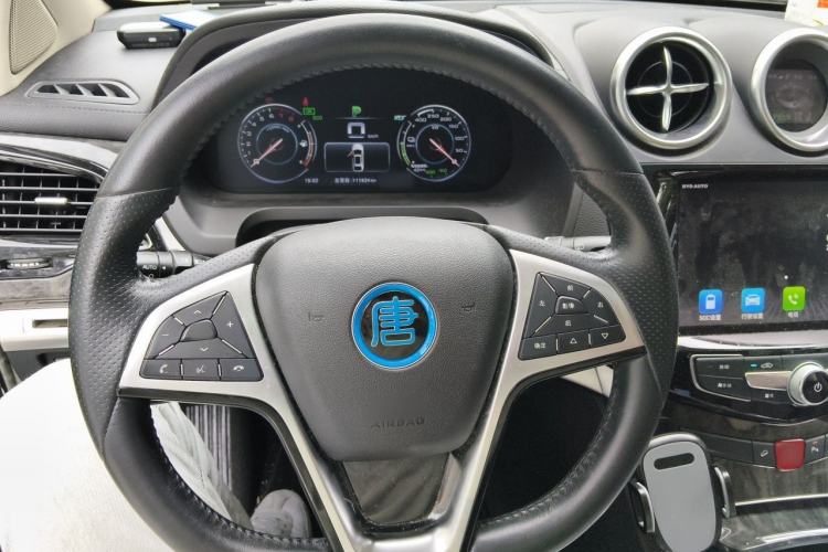 Used BYD Tang New Energy 2017 2.0T All-Wheel Drive Hyatt Model Steering Wheel
