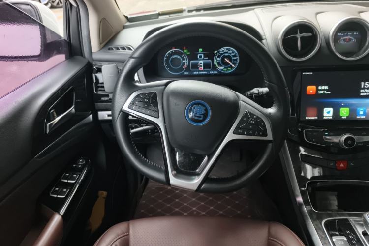 Used BYD Tang New Energy 2017 2.0T All-Wheel Drive Hyatt Model Steering Wheel