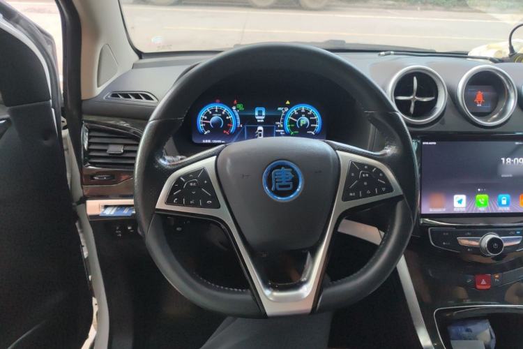 Used BYD Tang New Energy 2017 2.0T All-Wheel Drive Hyatt Model Steering Wheel