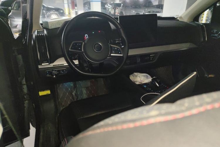 Used BYD Tang New Energy 2018 DM 2.0T All-Wheel Drive Smart Connectivity Luxury Model 7 Seats China V Emission Standard Center Console