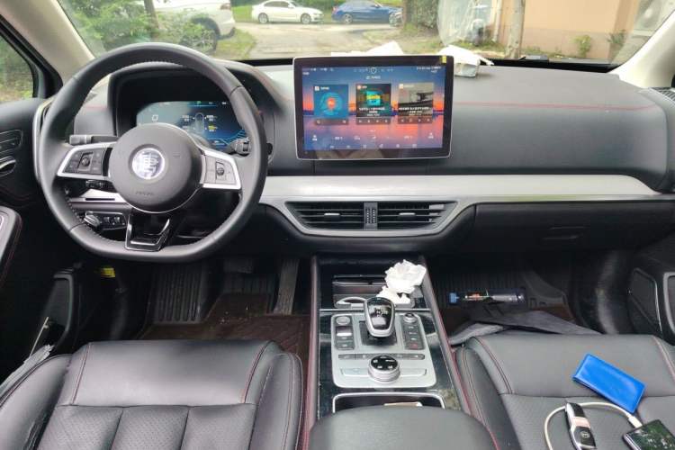 Used BYD Tang New Energy 2018 DM 2.0T All-Wheel Drive Smart Connectivity Luxury Model 7 Seats China V Emission Standard Center Console