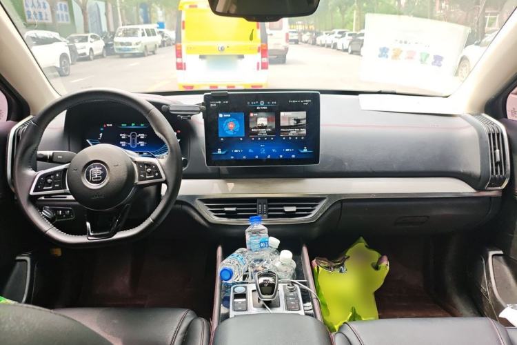 Used BYD Tang New Energy 2018 DM 2.0T All-Wheel Drive Smart Connectivity Luxury Model 7 Seats China V Emission Standard Center Console