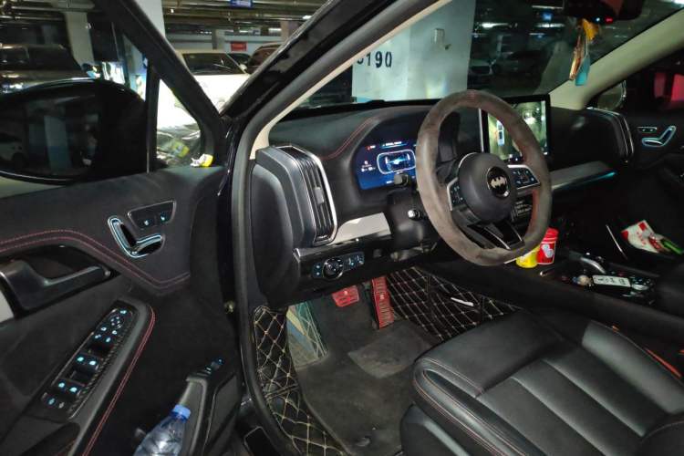 Used BYD Tang New Energy 2018 DM 2.0T All-Wheel Drive Smart Connectivity Luxury Model 7 Seats China V Emission Standard Driver Seat