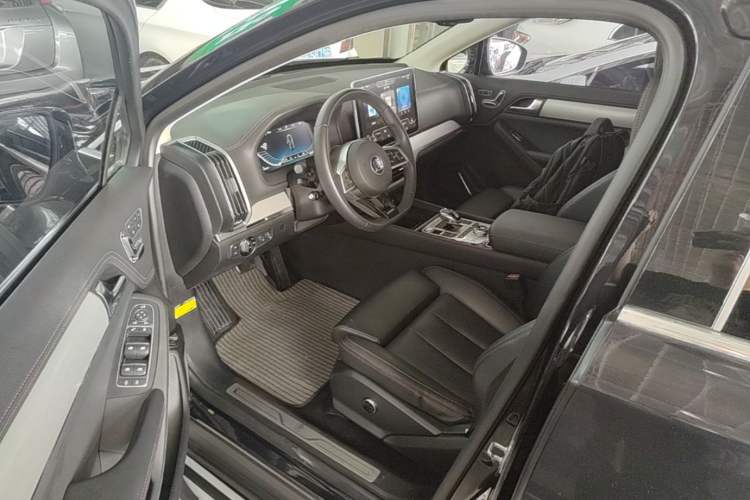 Used BYD Tang New Energy 2018 DM 2.0T All-Wheel Drive Smart Connect Elite 7-Seater China V Emission Standard Driver Seat