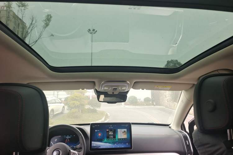 Used BYD Tang New Energy 2018 DM 2.0T All-Wheel Drive Smart Connect Elite 7-Seater China V Emission Standard Headliner