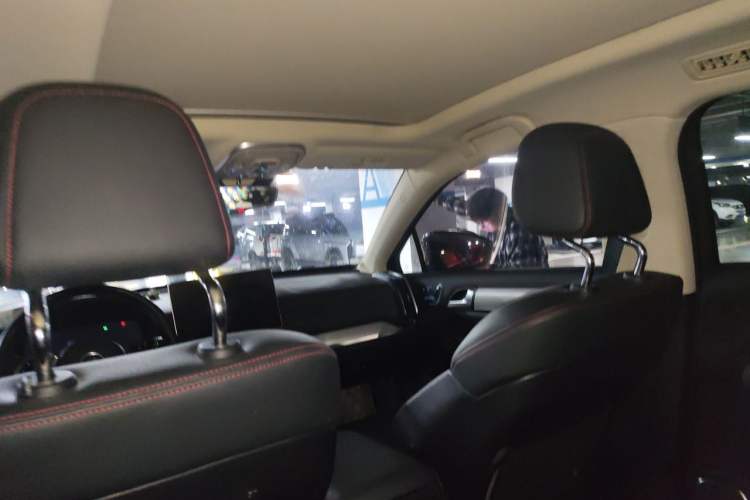 Used BYD Tang New Energy 2018 DM 2.0T All-Wheel Drive Smart Connectivity Luxury Model 7 Seats China V Emission Standard Headliner