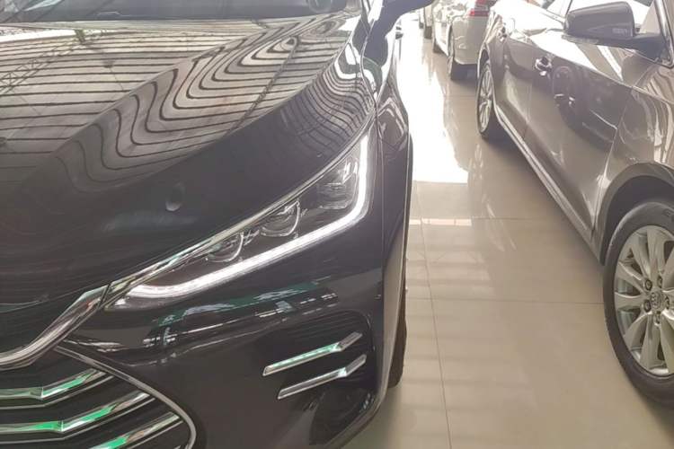 Used BYD Tang New Energy 2018 DM 2.0T All-Wheel Drive Smart Connect Elite 7-Seater China V Emission Standard Left Front Headlight