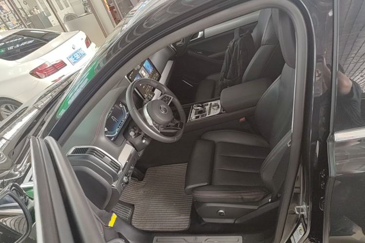 Used BYD Tang New Energy 2018 DM 2.0T All-Wheel Drive Smart Connect Elite 7-Seater China V Emission Standard Left Front Seat