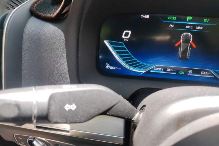 Used BYD Tang New Energy 2018 DM 2.0T All-Wheel Drive Smart Connectivity Luxury Model 7 Seats China V Emission Standard Odometer Close Up