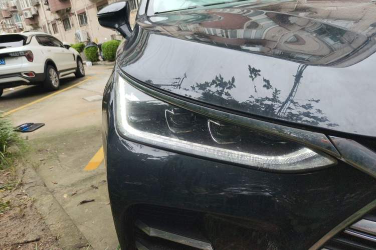Used BYD Tang New Energy 2018 DM 2.0T All-Wheel Drive Smart Connect Genesis Edition 7 Seats China V Emission Standard Right Front Headlight