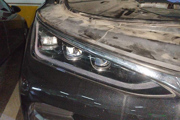 Used BYD Tang New Energy 2018 DM 2.0T All-Wheel Drive Smart Connect Elite 7-Seater China V Emission Standard Right Front Headlight