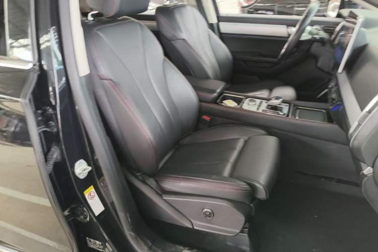 Used BYD Tang New Energy 2018 DM 2.0T All-Wheel Drive Smart Connect Elite 7-Seater China V Emission Standard Right Front Seat
