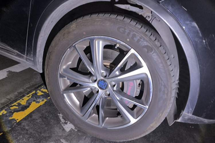 Used BYD Tang New Energy 2018 DM 2.0T All-Wheel Drive Smart Connectivity Luxury Model 7 Seats China V Emission Standard Right Front Wheel Hub