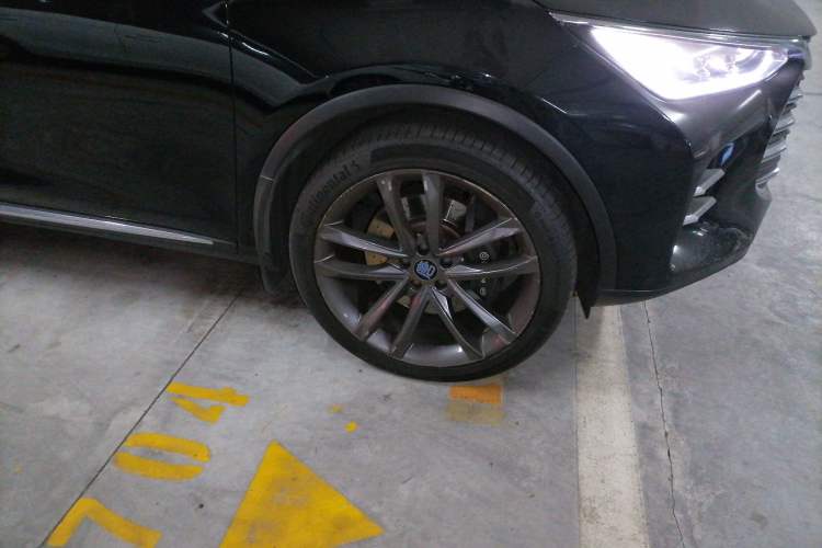 Used BYD Tang New Energy 2018 DM 2.0T All-Wheel Drive Smart Connectivity Luxury Model 7 Seats China V Emission Standard Right Front Wheel Hub