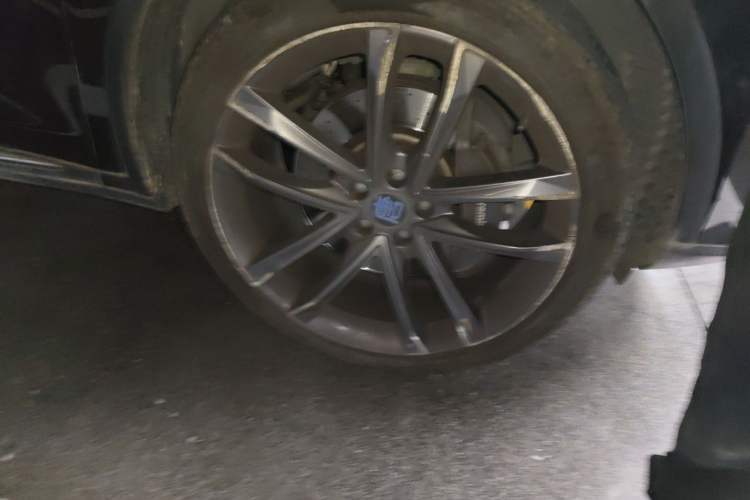 Used BYD Tang New Energy 2018 DM 2.0T All-Wheel Drive Smart Connectivity Luxury Model 7 Seats China V Emission Standard Right Front Wheel Hub