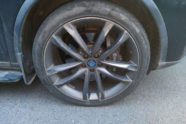 Used BYD Tang New Energy 2018 DM 2.0T All-Wheel Drive Smart Connectivity Luxury Model 7 Seats China V Emission Standard Right Front Wheel Hub