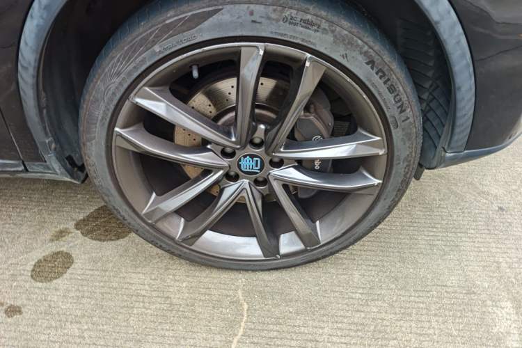 Used BYD Tang New Energy 2018 DM 2.0T All-Wheel Drive Smart Connectivity Luxury Model 7 Seats China V Emission Standard Right Front Wheel Hub