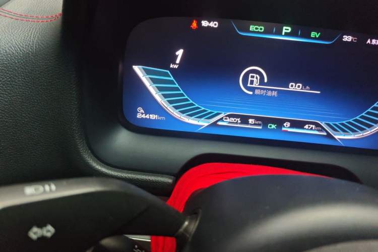 Used BYD Tang New Energy 2018 DM 2.0T All-Wheel Drive Smart Connect Genesis Edition 7 Seats China V Emission Standard Odometer Close Up