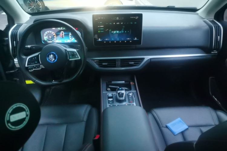 Used BYD Tang New Energy 2018 DM 2.0T All-Wheel Drive Smart Connectivity Luxury Model 7 Seats China V Emission Standard Center Console