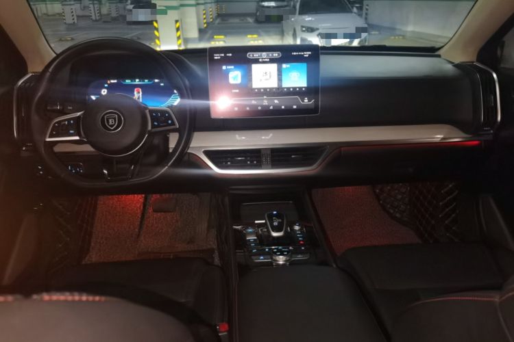 Used BYD Tang New Energy 2018 DM 2.0T All-Wheel Drive Smart Connectivity Luxury Model 7 Seats China V Emission Standard Center Console