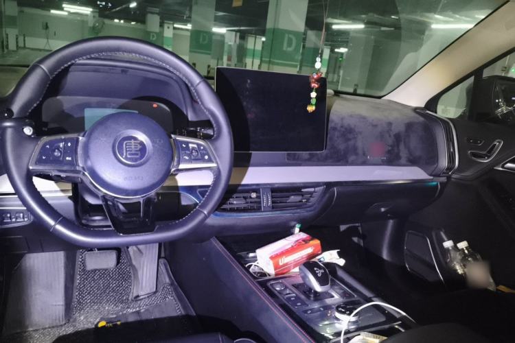 Used BYD Tang New Energy 2018 DM 2.0T All-Wheel Drive Smart Connectivity Luxury Model 7 Seats China V Emission Standard Center Console