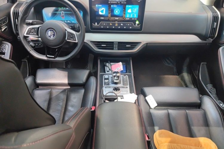 Used BYD Tang New Energy 2018 DM 2.0T All-Wheel Drive Smart Connect Genesis Edition 7 Seats China V Emission Standard Center Console