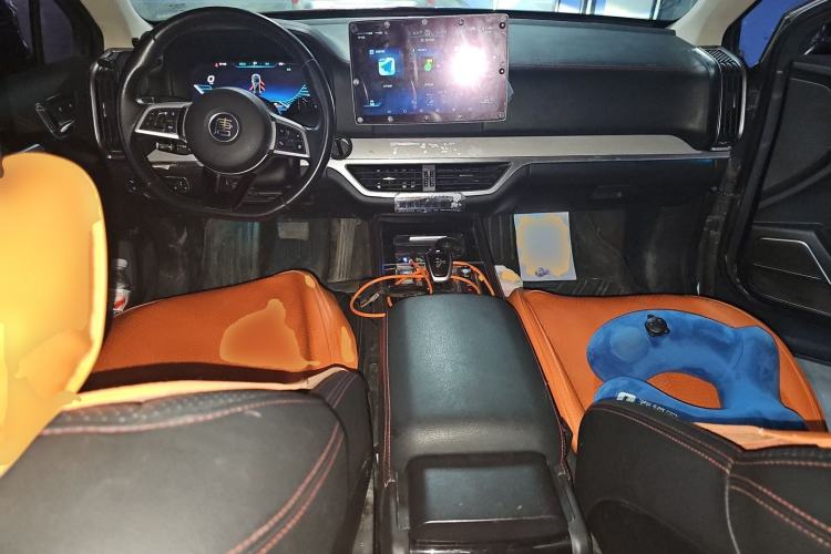 Used BYD Tang New Energy 2018 DM 2.0T All-Wheel Drive Smart Connectivity Luxury Model 7 Seats China V Emission Standard Center Console