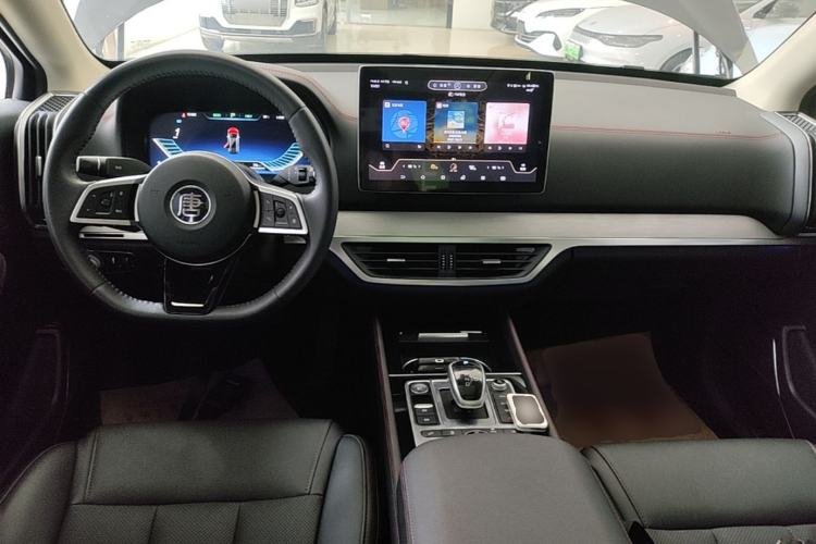 Used BYD Tang New Energy 2018 DM 2.0T All-Wheel Drive Smart Connectivity Luxury Model 7 Seats China V Emission Standard Center Console