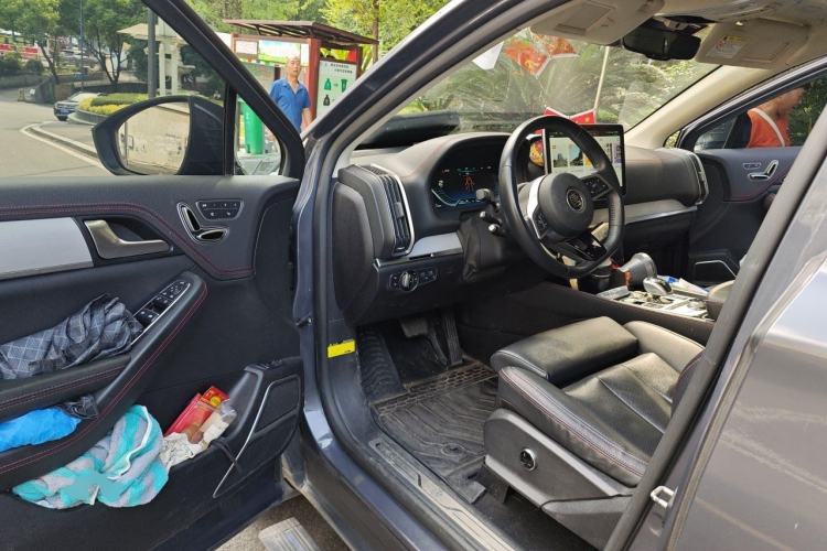 Used BYD Tang New Energy 2018 DM 2.0T All-Wheel Drive Smart Connect Genesis Edition 7 Seats China V Emission Standard Driver Seat