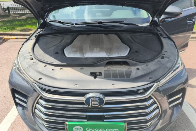 Used BYD Tang New Energy 2018 DM 2.0T All-Wheel Drive Smart Connect Genesis Edition 7 Seats China V Emission Standard Engine Bay