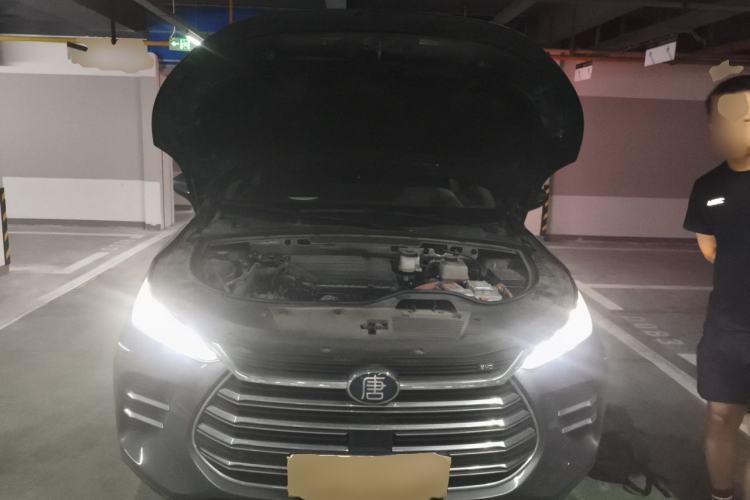 Used BYD Tang New Energy 2018 DM 2.0T All-Wheel Drive Smart Connectivity Luxury Model 7 Seats China V Emission Standard Engine Bay
