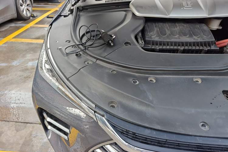 Used BYD Tang New Energy 2018 DM 2.0T All-Wheel Drive Smart Connect Elite 7-Seater China V Emission Standard Engine Bay Right