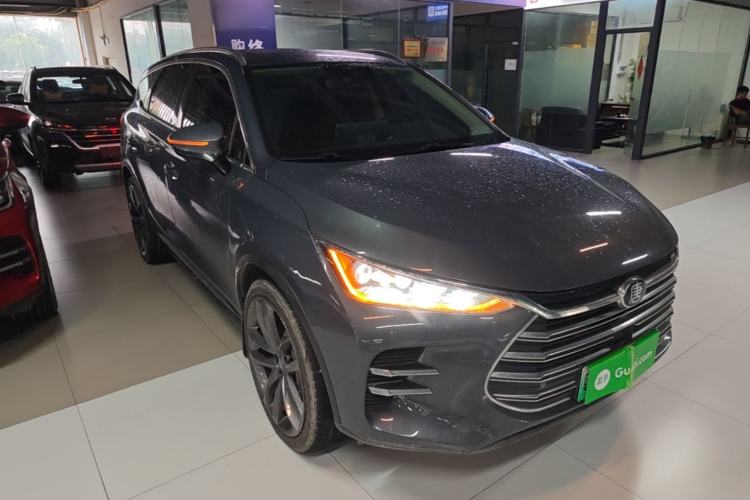 Used BYD Tang New Energy 2018 DM 2.0T All-Wheel Drive Smart Connect Elite 7-Seater China V Emission Standard Front Right 45 Deg