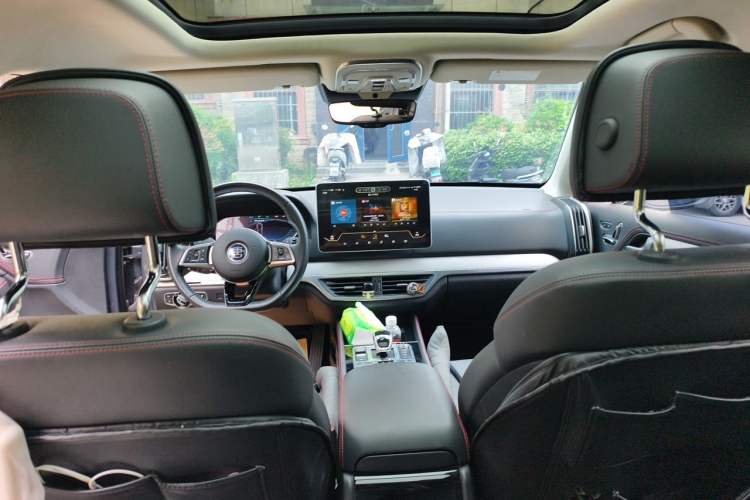 Used BYD Tang New Energy 2018 DM 2.0T All-Wheel Drive Smart Connect Elite 7-Seater China V Emission Standard Headliner