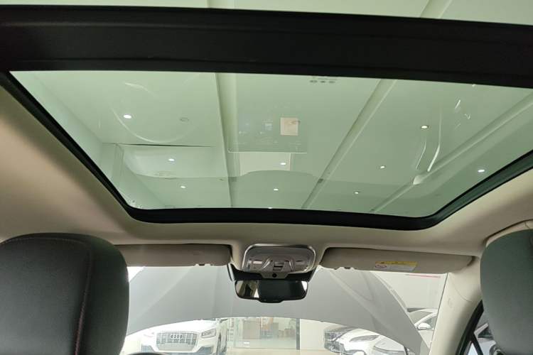 Used BYD Tang New Energy 2018 DM 2.0T All-Wheel Drive Smart Connectivity Luxury Model 7 Seats China V Emission Standard Headliner
